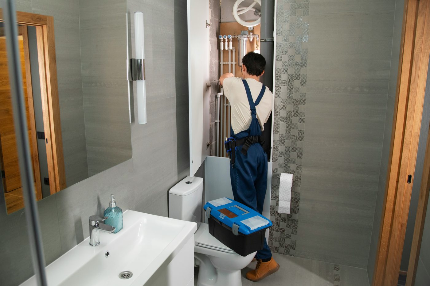 Unclogging of Drainage Systems — CareMax on site